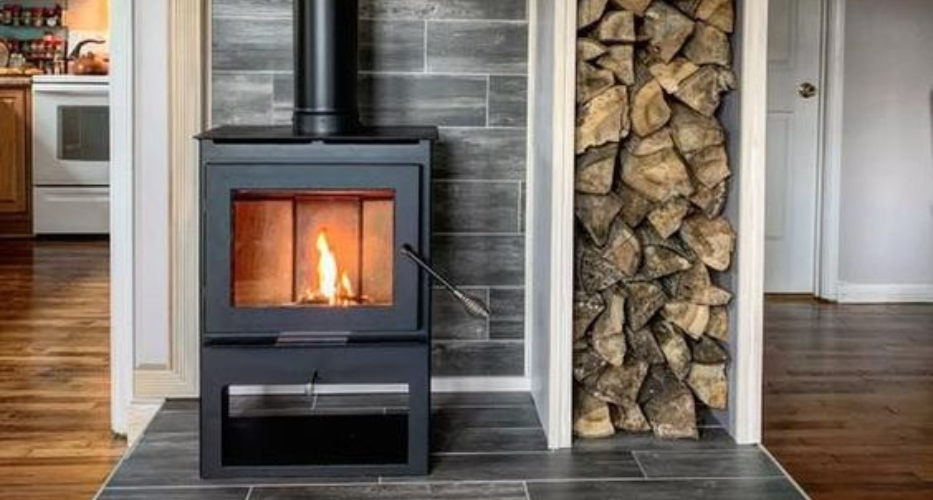 Comment nettoyer une vitre de foyer très sale?